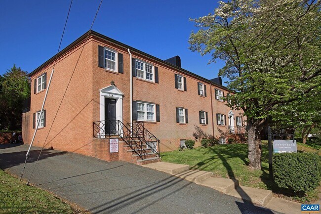Building Photo - 2114 Ivy Rd