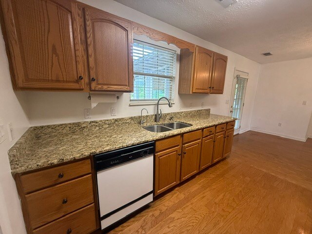 Building Photo - 1740 Country Meadows Dr