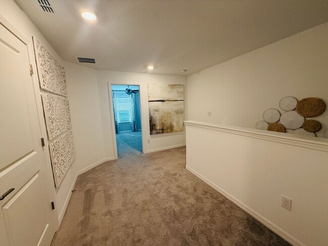 Building Photo - MOVE IN SPECIAL - Townhouse in Land O' Lakes - The Townes at Lake Thomas