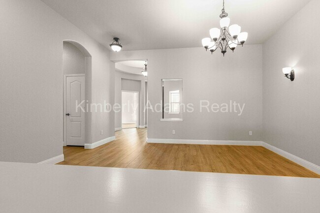 Building Photo - 213 Lariat Trail