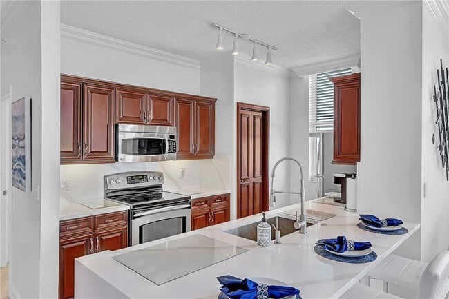 Building Photo - 3606 S Ocean Blvd