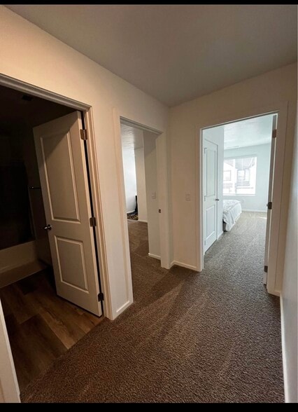 Building Photo - 3182 E Elkhorn Ln