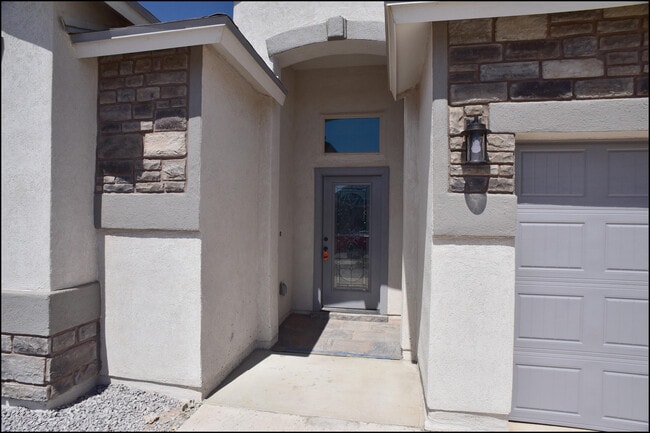Building Photo - 10617 Hidden Palm Pl