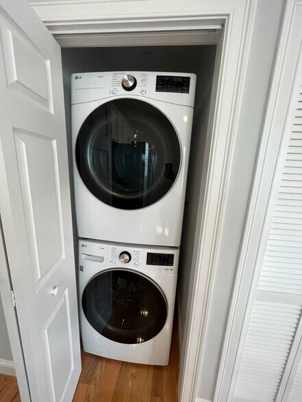 Building Photo - 126 Cross St