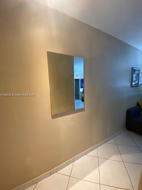 Building Photo - 2899 Collins Ave