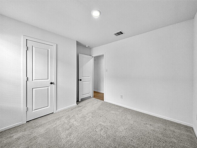 Building Photo - 6023 Standpiper Lp