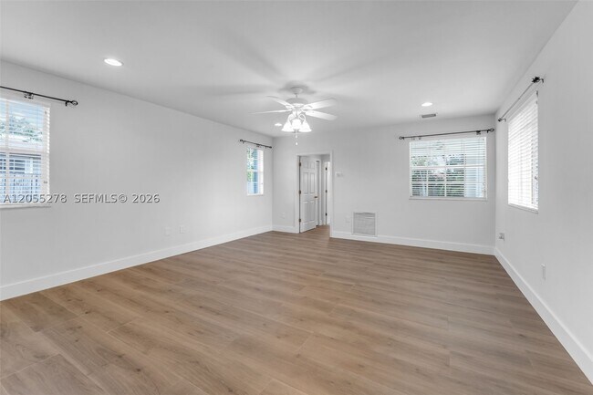Building Photo - 9121 Ridgeland Dr