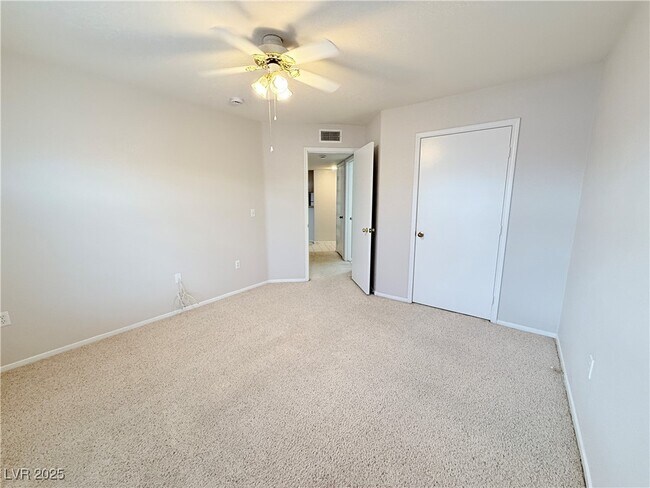 Building Photo - 4555 E Sahara Ave
