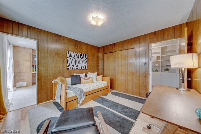 Building Photo - 1245 S 15th St