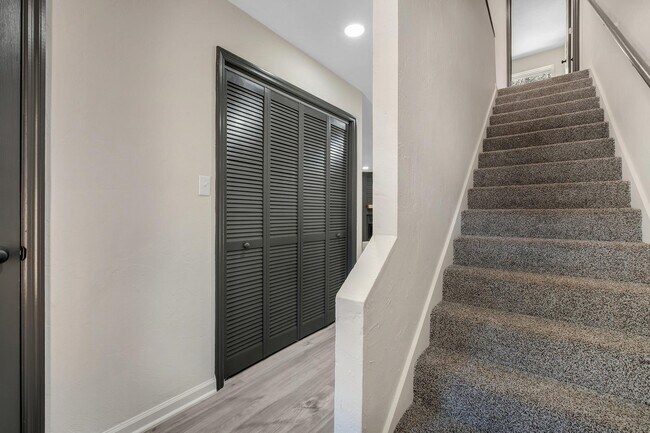 Building Photo - 1226 Hidden Pl