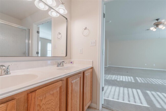 Building Photo - 9516 Castle Pines Dr