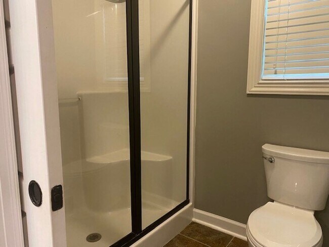 Building Photo - Elegant 4BD/2BA Home in the Charming Laurel Brooke Neighborhood, Valdosta, GA!