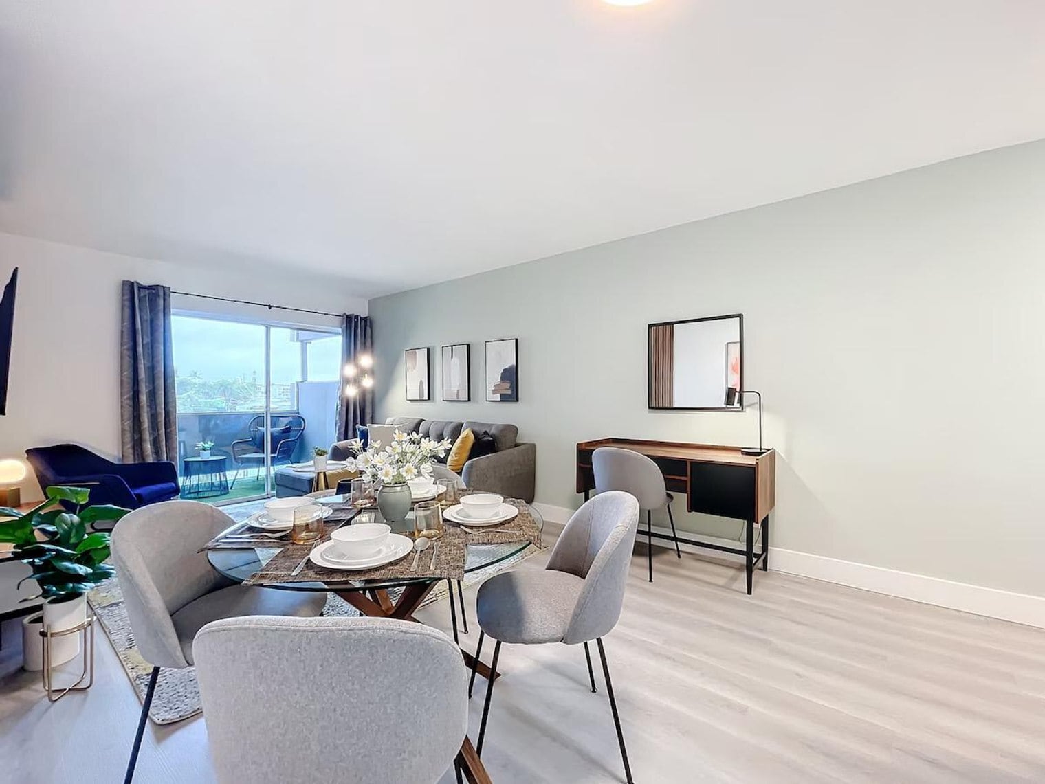 Building Photo - 1401 SE 15th St