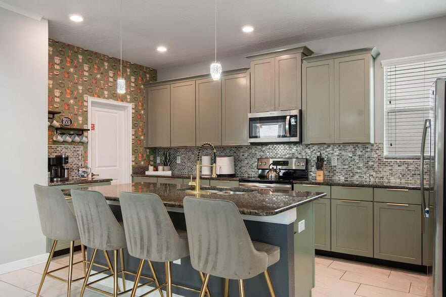 Building Photo - 4761 Kings Castle Cir