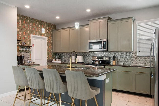 Building Photo - 4761 Kings Castle Cir