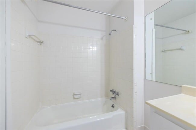 Building Photo - 2058 Green Forrest Dr