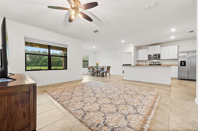 Building Photo - 6295 NW Regent St