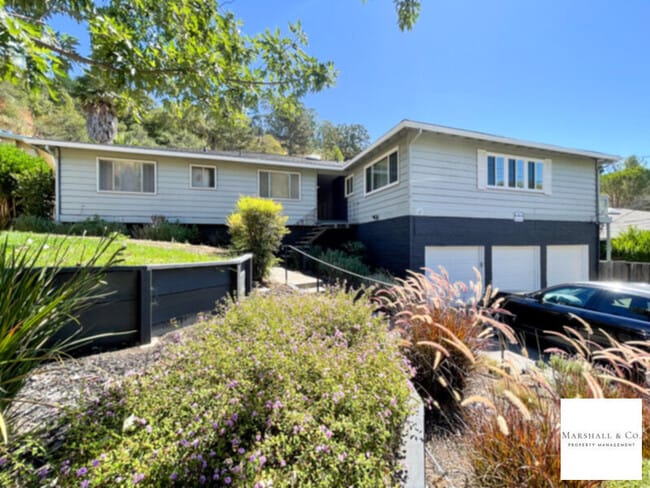Primary Photo - 2BR/2BA IN SUN VALLEY SPACIOUS, PRVT PATIO...