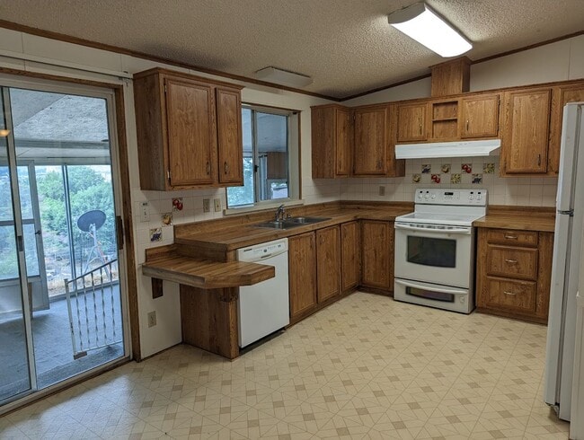 Building Photo - Attractive 3 bedroom 2 bath House in Quiet Lewiston Neighborhood