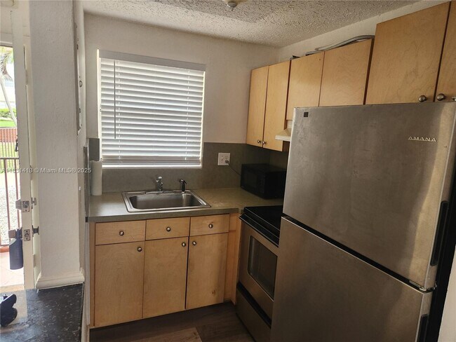 Building Photo - 7505 SW 82nd St