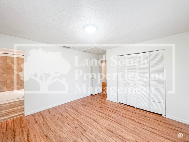 Building Photo - 5849 N Daughtery Rd