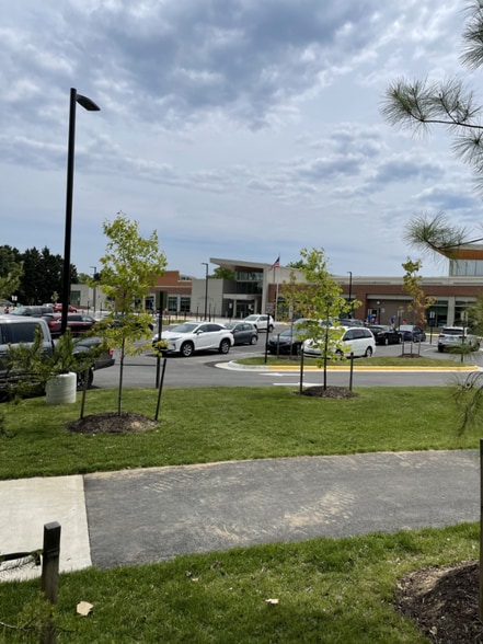 Building Photo - 9300 Hagel Cir