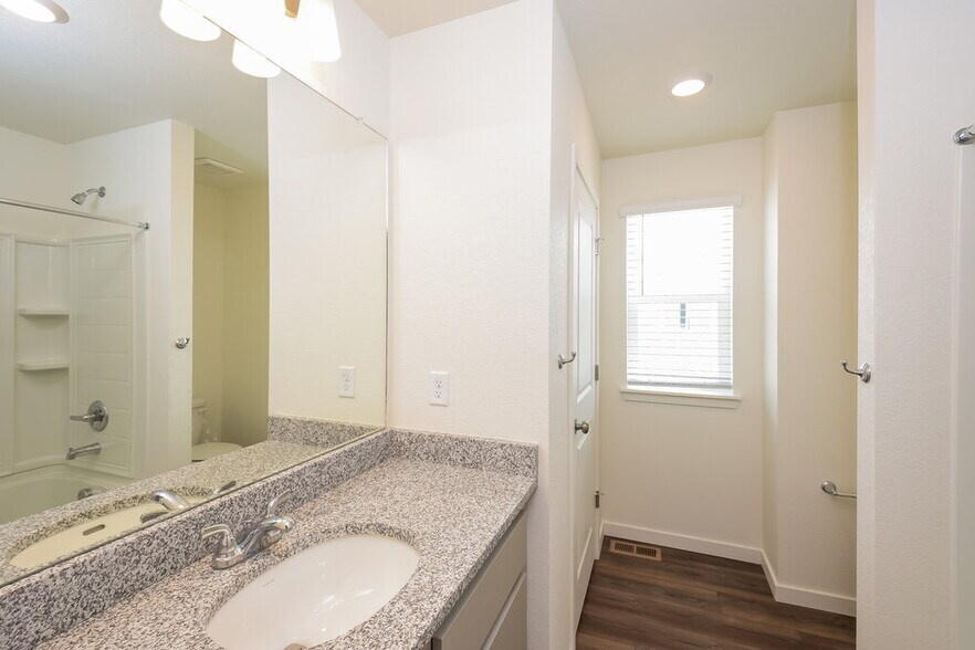 Building Photo - 4738 N Tower Dr
