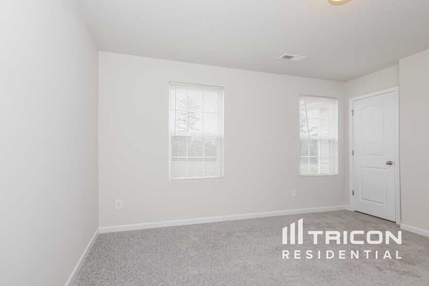 Building Photo - 435 Oakleigh Ln
