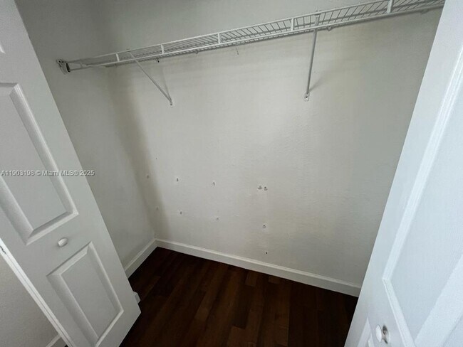 Building Photo - 10983 NW 79th St