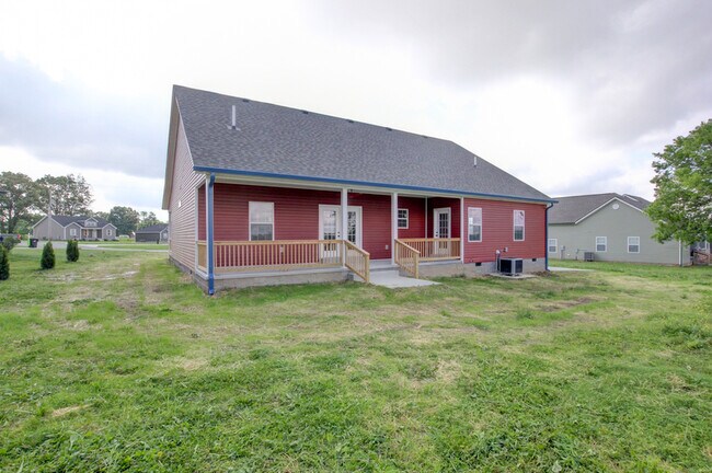 Building Photo - 135 Riverbend Dr