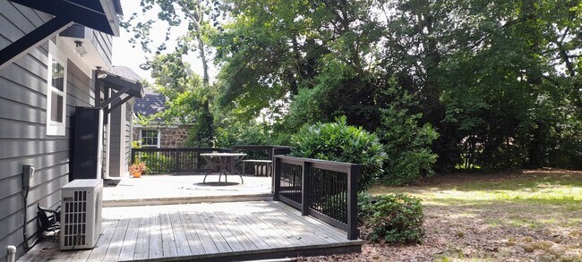 Building Photo - COMING SOON - 2 Bedroom 2 Bath home with f...