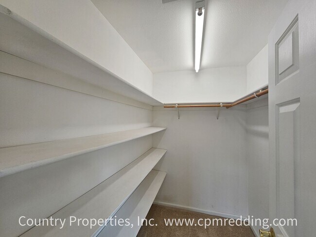 Building Photo - Amazing Short-Term Housing Opportunity in a Custom 4-Bedroom House!