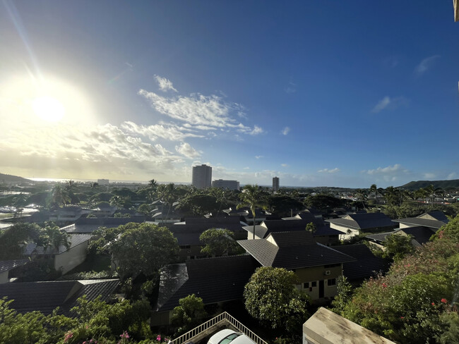 1 bedroom condo - 4970 Kilauea Ave