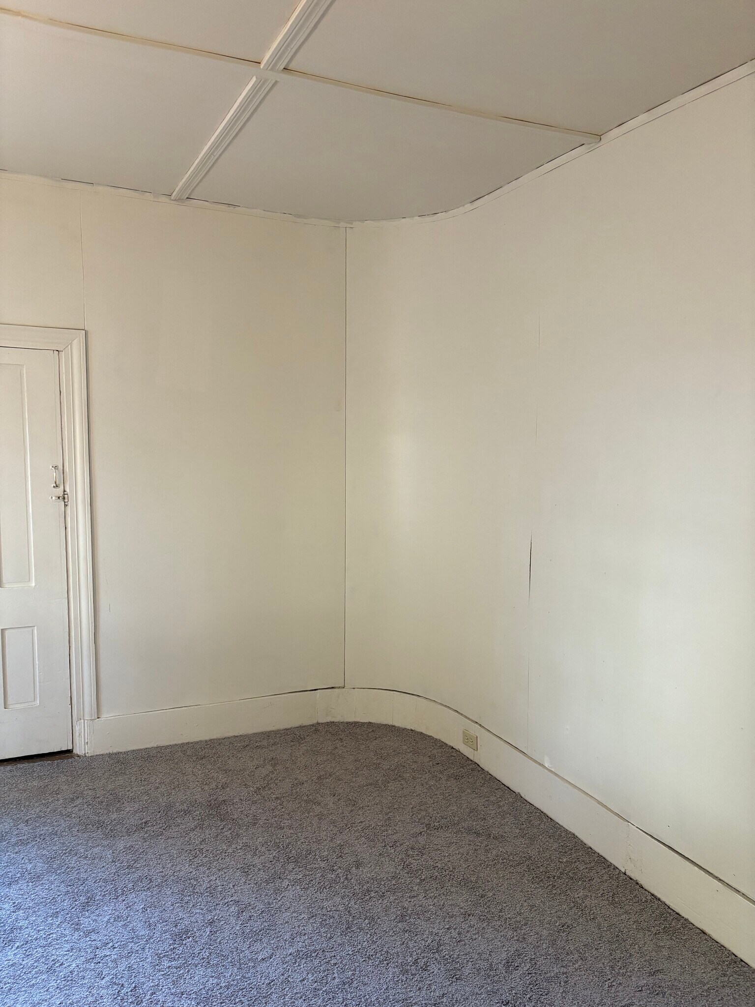 Building Photo - 10 S Kimball St