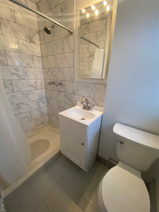 Building Photo - 151-55 20th Rd