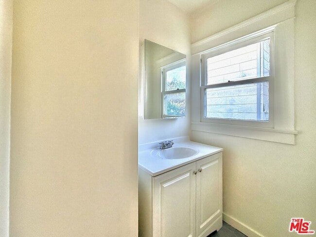 Building Photo - 1922 Preston Ave