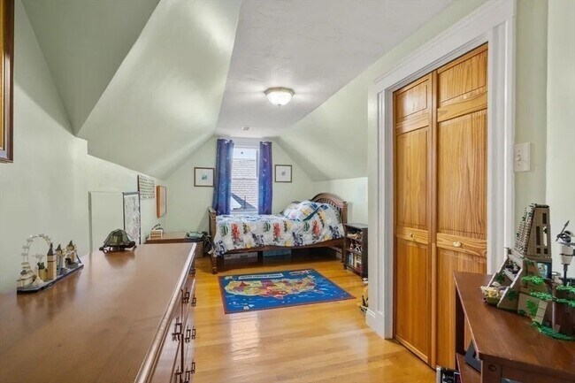 Building Photo - 106 Grovers Ave