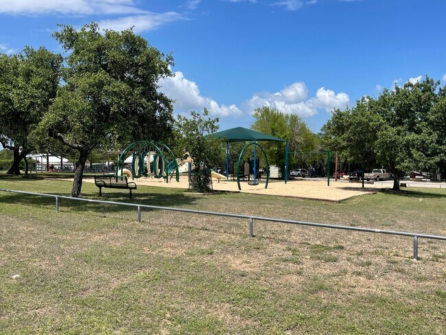 Building Photo - NEW ON MARKET