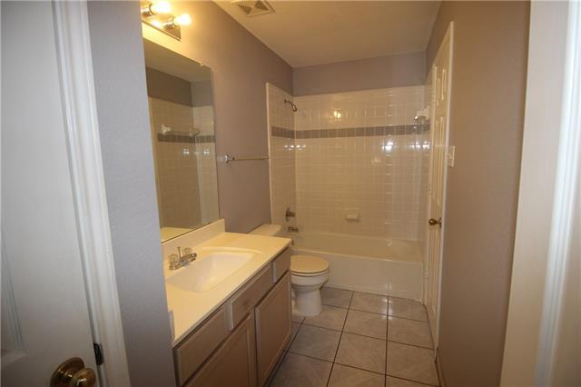 Building Photo - 3845 Gillespie Dr