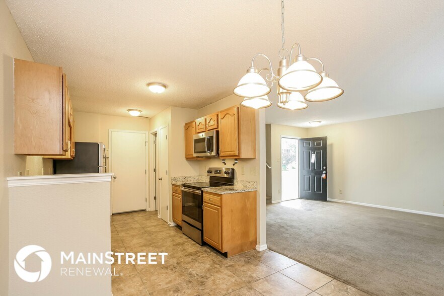 Building Photo - 2242 Collins Way