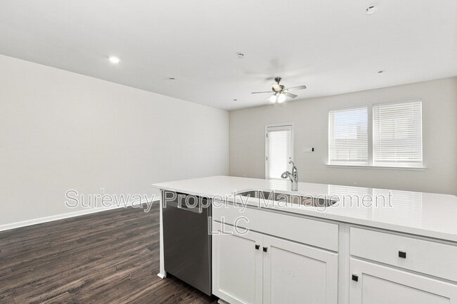 Building Photo - 336 Mazzeo Dr