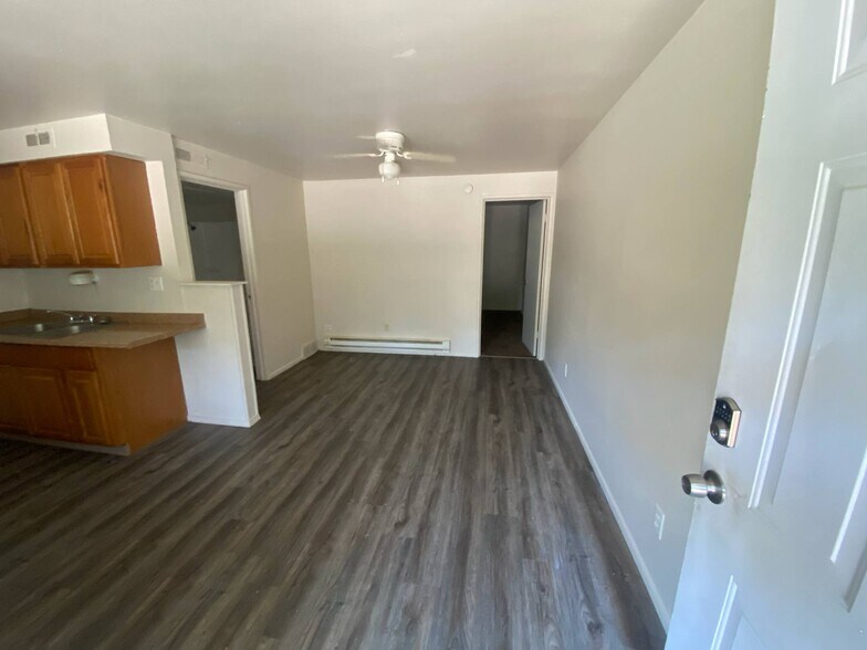 Building Photo - 2384 Williams Creek Rd