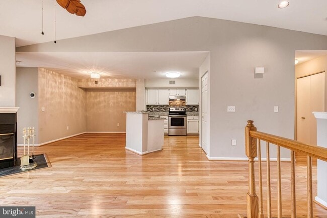 Building Photo - 20 Sandstone Ct