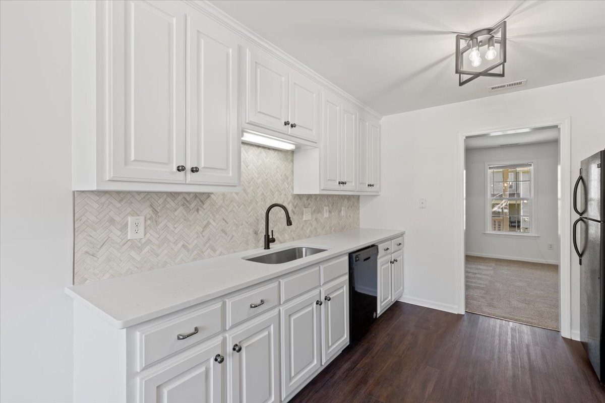 Building Photo - 305 Whitehall Ct