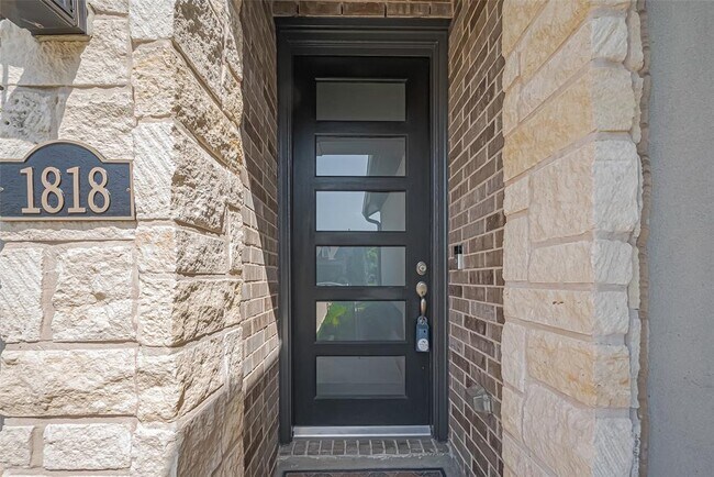 Building Photo - 1818 Smithers Landing Dr