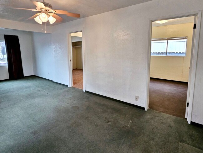 Building Photo - Cozy Rambler with Backyard Close to Columb...