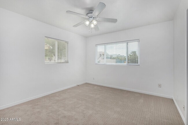 Building Photo - 3726 E Weldon Ave