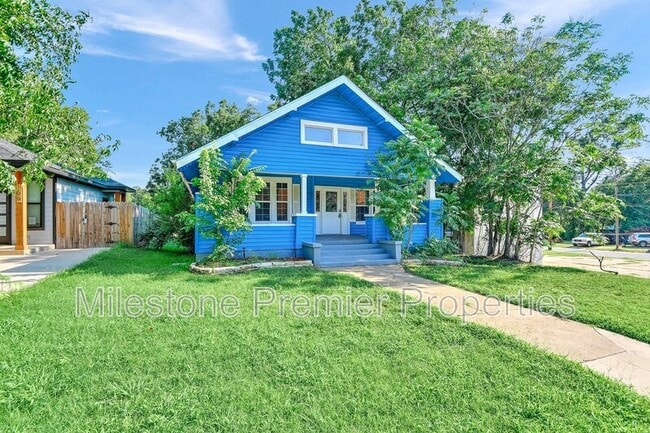 Primary Photo - 105 W Morton St