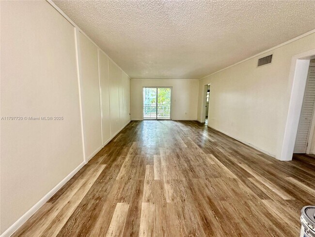 Building Photo - 201 Galen Dr