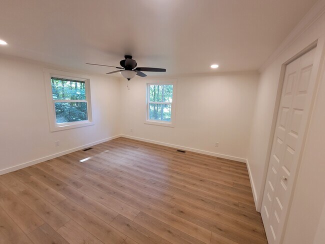 Building Photo - 66 Lundy Ln